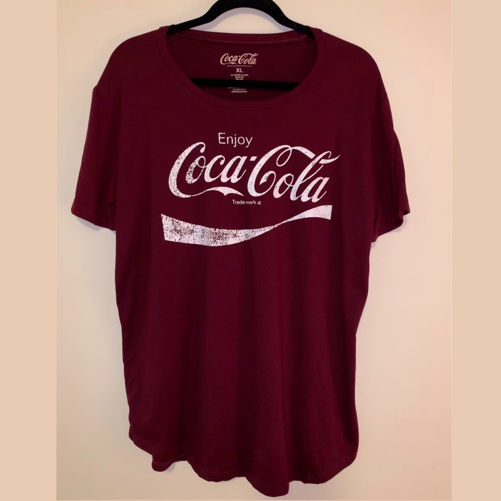 Coca-Cola Dark Red Graphic T-Shirt Size Medium